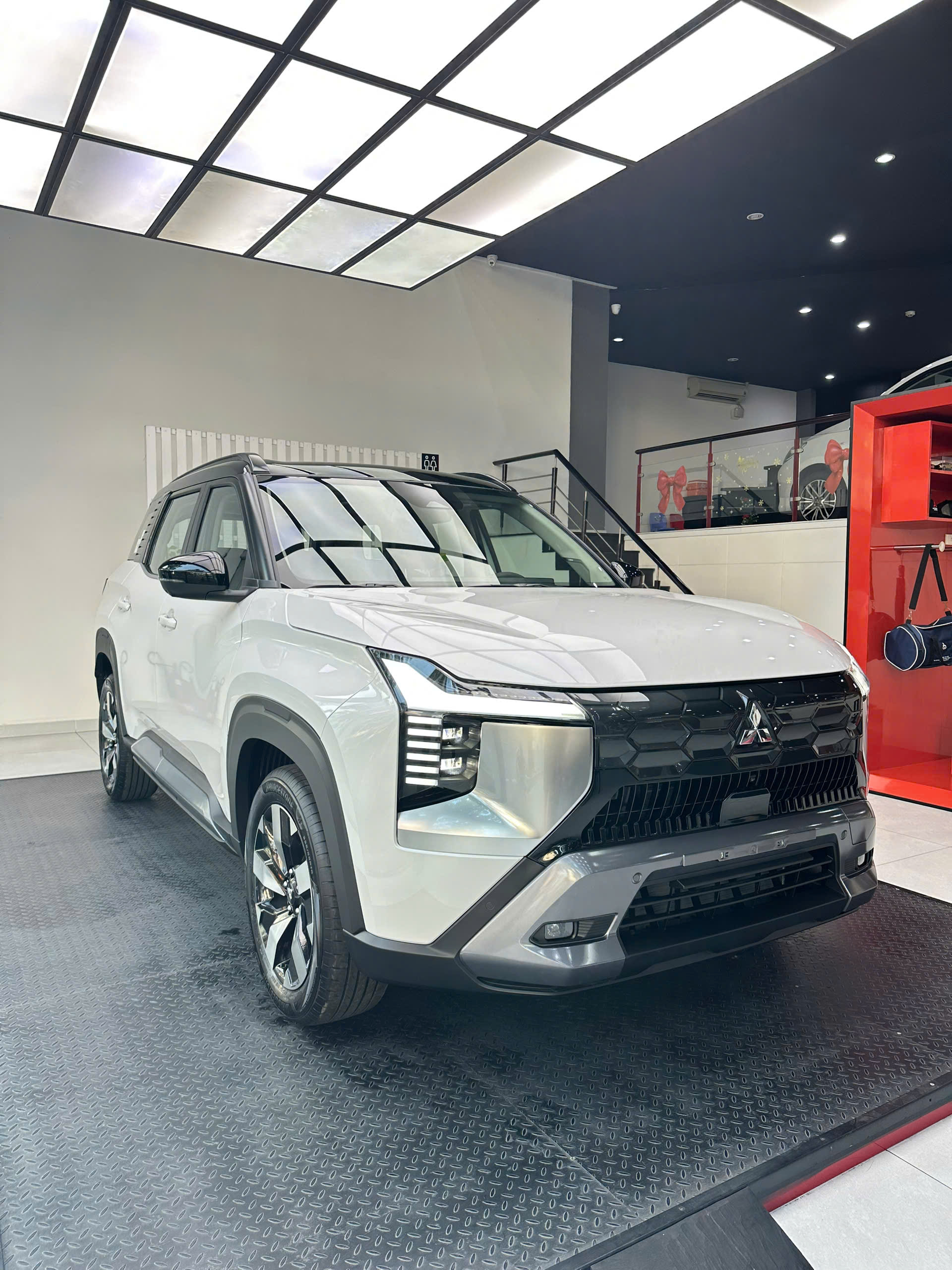 Mitsubishi Destinator 